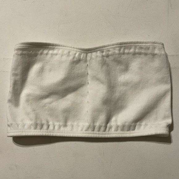 Alaia Vienne Perforated Seamless Bikini Top - Picture 2 of 4